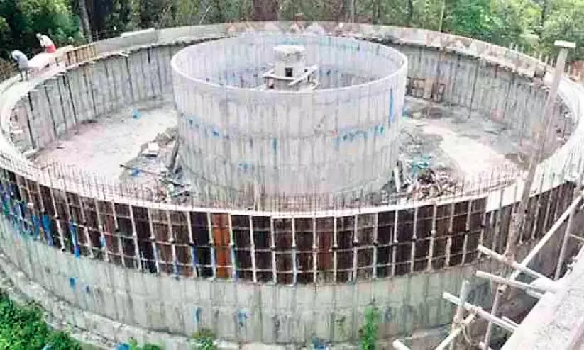 മംഗലംഡാമിൽനിന്ന് മണ്ണ് നീക്കൽ നീളും; കോടികളുടെ കുടിവെള്ള പദ്ധതി അവതാളത്തിലാകുമെന്ന് ആശങ്ക മംഗലംഡാമിൽനിന്ന് മണ്ണ് നീക്കൽ നീളും; കോടികളുടെ കുടിവെള്ള പദ്ധതി അവതാളത്തിലാകുമെന്ന് ആശങ്ക