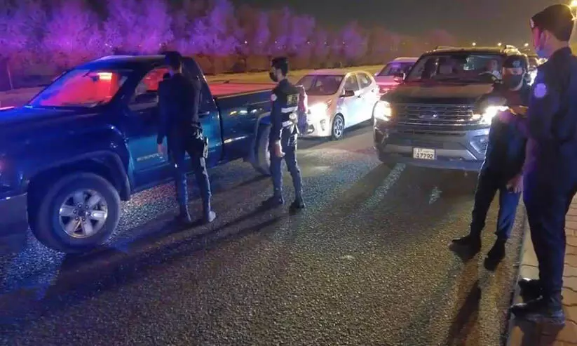 ഖുറൈനിൽ പരിശോധന: നിരവധിപേർ പിടിയിൽ ഖുറൈനിൽ പരിശോധന: നിരവധിപേർ പിടിയിൽ