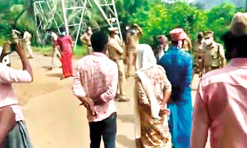 പു​ളി​ക്കലിൽ​ ക​രി​ങ്ക​ൽ ക്വാ​റി, ക്ര​ഷ​ർ യൂ​നി​റ്റു​ക​ൾ​ക്കെ​തി​രെ പ്ര​തി​ഷേ​ധം