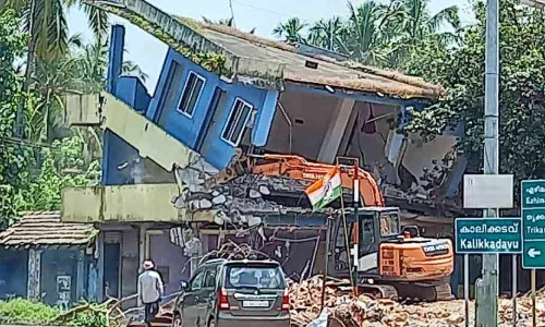 ദേശീയപാത വികസനം: കെട്ടിടങ്ങൾ പൊളിച്ചുതുടങ്ങി