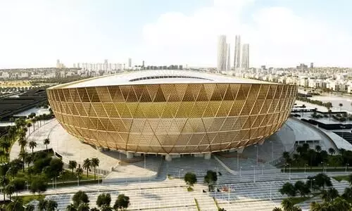 ഖത്തർ ലോകകപ്പ്​ ഫൈനൽ വേദിയിൽ കളിമുറ്റമൊരുങ്ങി; ടർഫ്​ വിരിച്ച്​ ലുസൈൽ കാത്തിരിക്കുന്നു