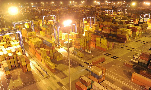 ഗുജറാത്തിൽ 15,000 കോടി വിലവരുന്ന 3,000 കിലോ ഹെറോയിൻ  പിടികൂടി