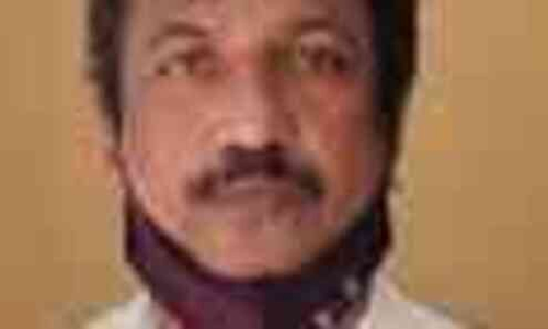 സ്കൂട്ടറിൽ സഞ്ചരിക്കവെ കണ്ണിൽ മുളകുപൊടി വിതറി 1,80,000 കവർന്നതായി പരാതി