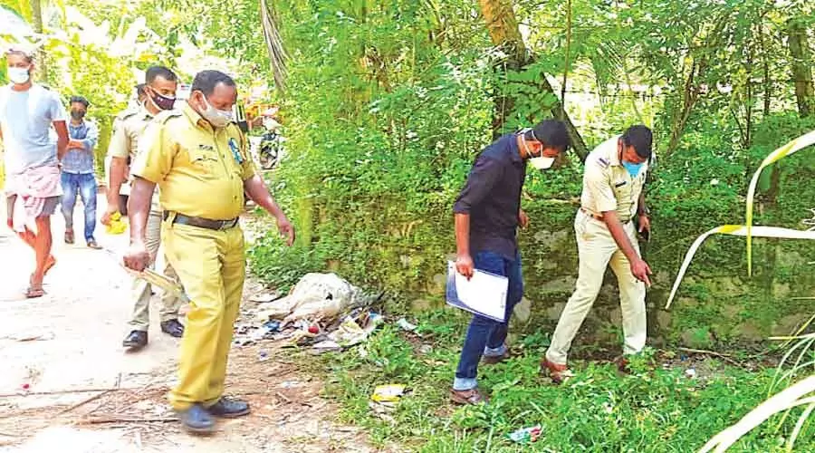 മുളകുപൊടി വിതറി സ്കൂട്ടർ യാ​ത്ര​ക്കാ​ര​നി​ൽ​നി​ന്നും 1.80 ലക്ഷം രൂപ കവർന്നു