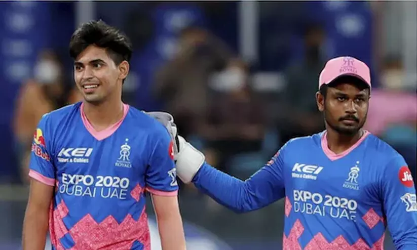 എജ്ജാതി ഓവർ; കാർത്തിക്​ ത്യാഗിയെ പുകഴ്​ത്തി സ്​റ്റെയ്​നും ബുംറയും