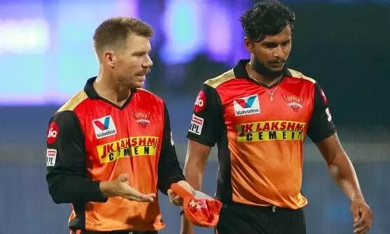 ഐ.പി.എല്ലിനെ കുലുക്കി വീണ്ടും കോവിഡ്; ടി.നടരാജൻ പോസിറ്റീവ്, ഇന്നത്തെ മത്സരം ആശങ്കയിൽ ഐ.പി.എല്ലിനെ കുലുക്കി വീണ്ടും കോവിഡ്; ടി.നടരാജൻ പോസിറ്റീവ്, ഇന്നത്തെ മത്സരം ആശങ്കയിൽ