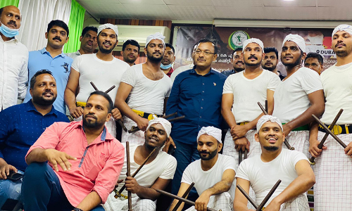 വീണ്ടും കോൽക്കളി താളം; പടപ്പാട്ടുകളുമായി എടരിക്കോട് ടീം