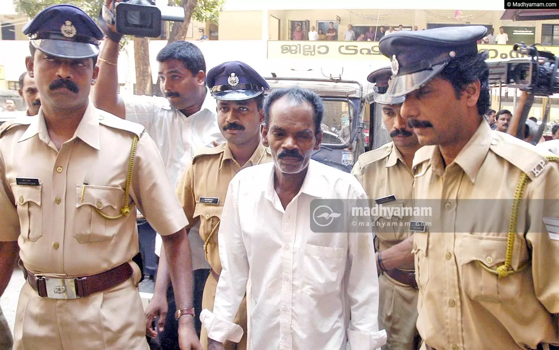 ആത്മധൈര്യം നൽകിയ നേതാവ് ആത്മധൈര്യം നൽകിയ നേതാവ്