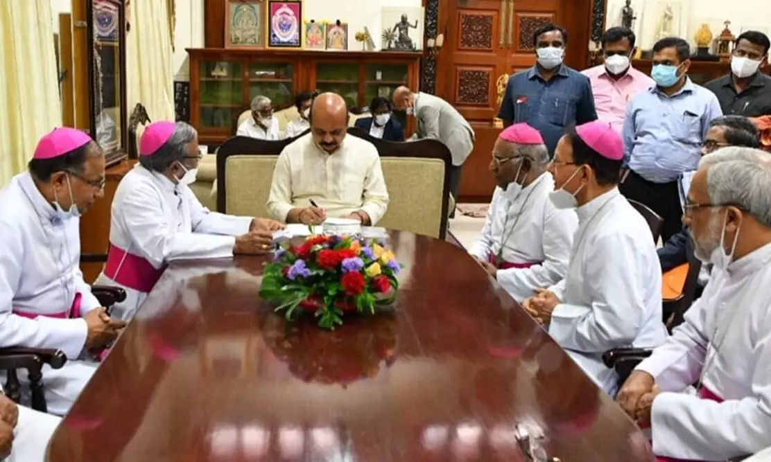 മതപരിവർത്തന നിരോധന നിയമത്തിനൊരുങ്ങി കർണാടക​;   ബിഷപ്പുമാർ മുഖ്യമന്ത്രിയെ സന്ദർശിച്ചു