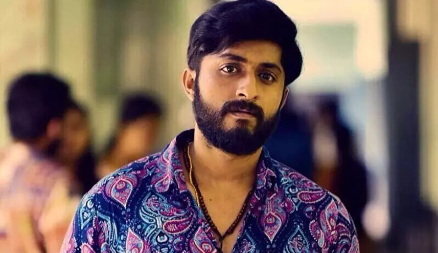 ധ്യാൻ ശ്രീനിവാസെൻറ ത്രില്ലർ വീകം; ടൈറ്റിൽ പോസ്റ്റർ പുറത്ത് ധ്യാൻ ശ്രീനിവാസെൻറ ത്രില്ലർ വീകം; ടൈറ്റിൽ പോസ്റ്റർ പുറത്ത്