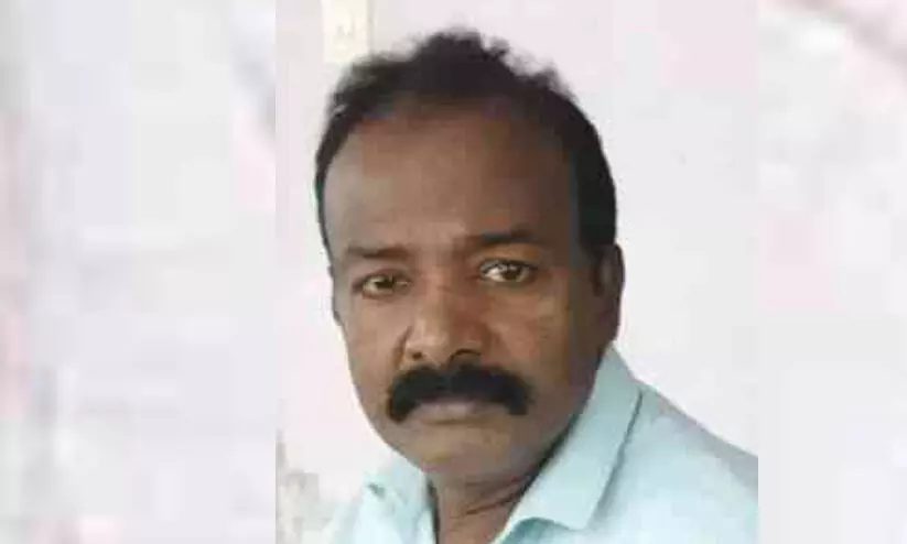 ഓട്ടോ ഓടിക്കുന്നതിനിടെ ഡ്രൈവർ കുഴഞ്ഞുവീണ് മരിച്ചു