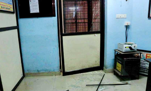 മാധ്യമങ്ങൾക്ക് വാർത്ത നൽകിയതിന് എക്സൈസ് ഓഫിസ് ആക്രമിച്ച് കഞ്ചാവുകേസ് പ്രതിയുടെ പ്രതികാരം മാധ്യമങ്ങൾക്ക് വാർത്ത നൽകിയതിന് എക്സൈസ് ഓഫിസ് ആക്രമിച്ച് കഞ്ചാവുകേസ് പ്രതിയുടെ പ്രതികാരം