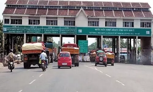 kumbalam toll plaza