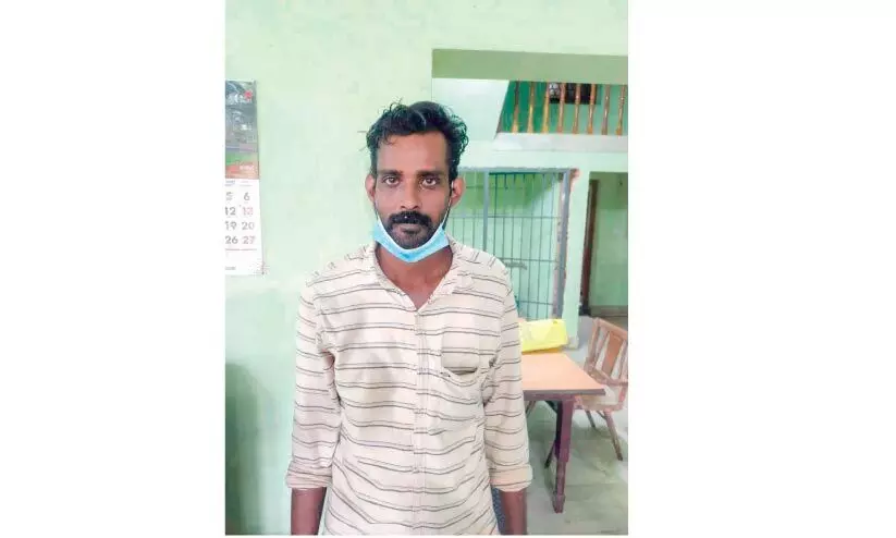 1.2 കിലോ കഞ്ചാവുമായി യുവാവ് എക്സൈസിെൻറ പിടിയിൽ 1.2 കിലോ കഞ്ചാവുമായി യുവാവ് എക്സൈസിെൻറ പിടിയിൽ