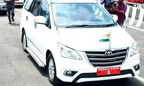 മുഖ്യമന്ത്രിയുടെ എസ്കോർട്ടിന്​ ക്രിസ്റ്റയോടൊപ്പം ഇനി ഇവനുമുണ്ടാകും; വാങ്ങുന്നത്​ നാലു കാറുകൾ