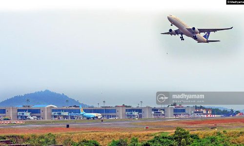 കരിപ്പൂർ: വലിയ വിമാനങ്ങളുടെ വഴി മുടക്കുന്നതെന്തിന്​?