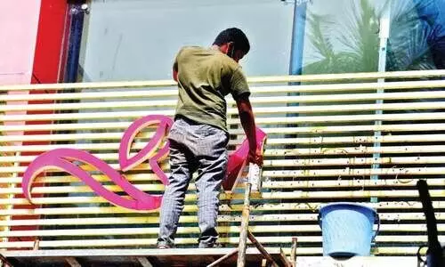 മഹിളാമാൾ ബോർഡും നീക്കി; സംരംഭകർ വഴിയാധാരം