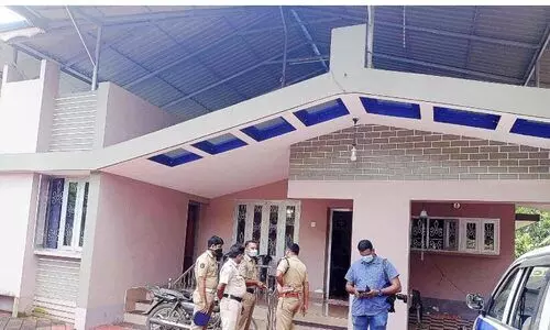 വീട് കുത്തിത്തുറന്ന് 20 പവൻ കവർന്നു