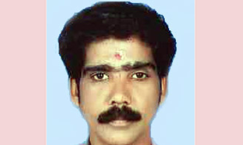 ജാ​ക്കി​െ​വ​ച്ച് ഉ​യ​ർ​ത്തു​ന്ന​തി​നി​ടെ പി​ക്-​അ​പ്​ മ​റി​ഞ്ഞ് ഡ്രൈ​വ​ർ​ക്ക് ദാ​രു​ണാ​ന്ത്യം