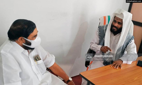 വി.എൻ. വാസവൻ താഴത്തങ്ങാടി ഇമാമിനെ സന്ദർശിച്ചു; മന്ത്രിയോട്​ വേദന പങ്കുവെച്ച്​ ഷംസുദ്ദീന്‍ മന്നാനി