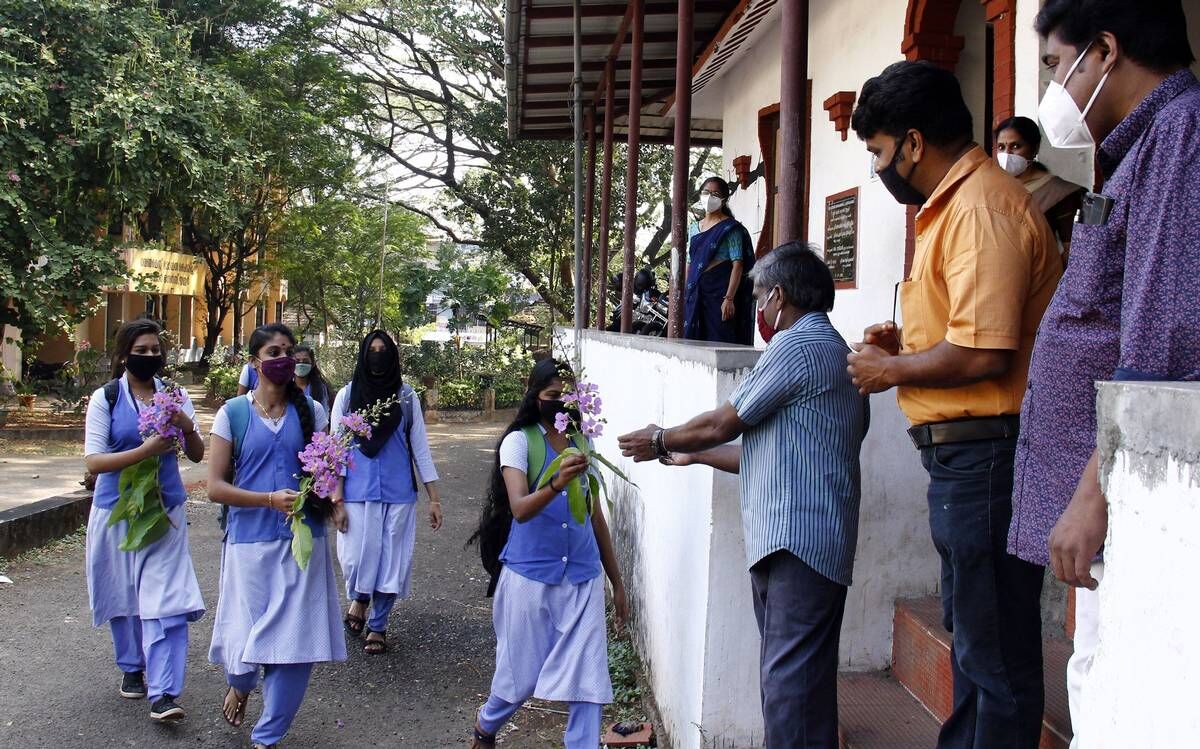 ഒരു സീറ്റിൽ ഒരു കുട്ടി: നിർദേശം എങ്ങനെ നടപ്പാക്കുമെന്നറിയാതെ അധികൃതർ