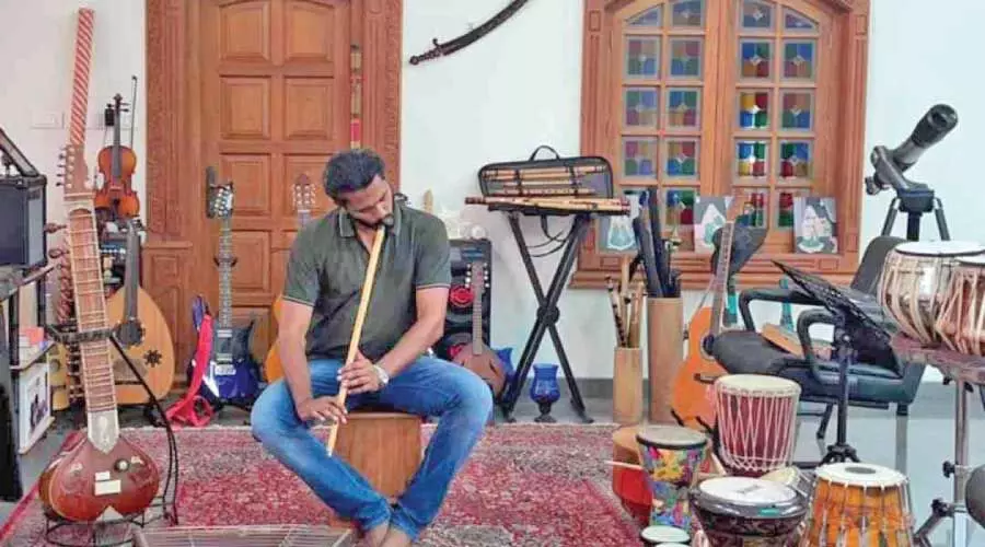 ജീവിതം സംഗീതസാന്ദ്രമാക്കി ഡോ. ജംഷിദ് മൊയ്തു; ശേഖരിച്ചത് തൊണ്ണൂറിലധികം സംഗീത ഉപകരണങ്ങൾ