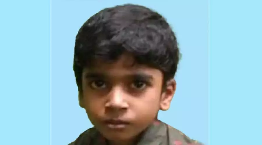 കോവിഡ് ബാധിച്ച് യു.കെ.ജി വിദ്യാർഥി മരിച്ചു കോവിഡ് ബാധിച്ച് യു.കെ.ജി വിദ്യാർഥി മരിച്ചു