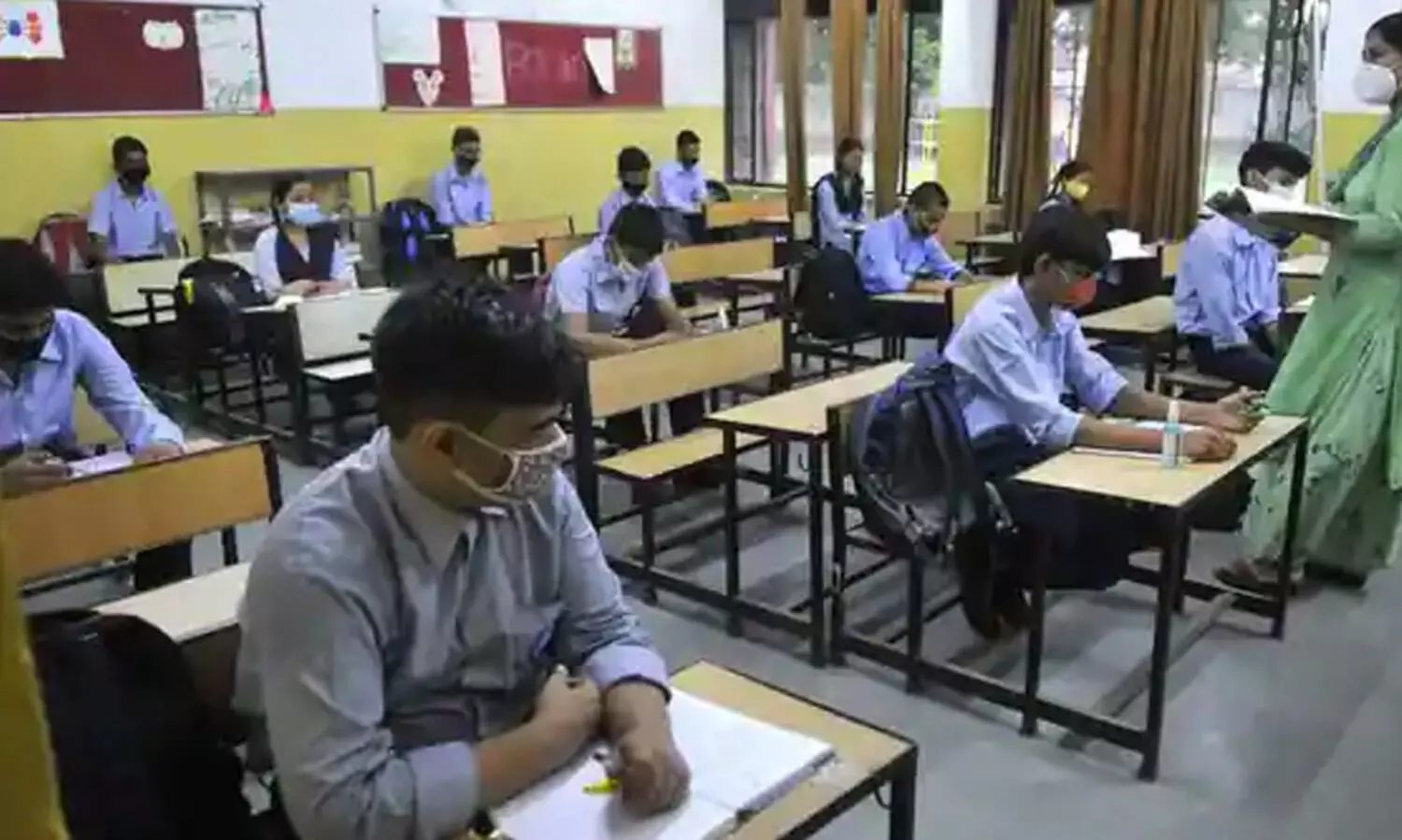 ആദ്യഘട്ടത്തിൽ സ്​കൂൾ കുട്ടികൾക്ക്​ ഹാജറും യൂനിഫോമും നിര്‍ബന്ധമില്ല