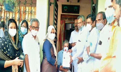 തി​രൂ​ര്‍ ന​ഗ​ര​സ​ഭ​യി​ല്‍ വാ​തി​ൽ​പ​ടി സേ​വ​ന  പ​ദ്ധ​തി​ക്ക് തു​ട​ക്കം