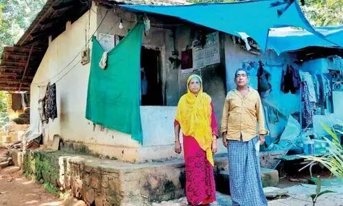 അ​ധി​കൃ​ത​ർ വാ​തി​ൽ കൊ​ട്ടി​യ​ട​ച്ചു; ദു​രി​ത​ക്കൂ​ര​യി​ൽ​നി​ന്ന്​ മോ​ച​ന​മി​ല്ലാ​തെ ഇ​ബ്രാ​ഹീ​മും കു​ടും​ബ​വും