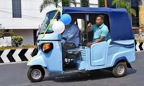 ഇന്ത്യയിലെ ആദ്യ ഇ.വി ഒൗട്ട്​ലെറ്റ്​ ഇൗ നഗരത്തിൽ തുറന്ന്​ പിയാജിയോ; മുഴുവൻ വൈദ്യുത വാഹനനിരയും ലഭ്യമാകും