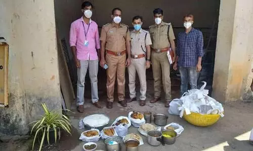 പഴകിയ ഭക്ഷ്യസാധനങ്ങൾ പിടിച്ചെടുത്തു
