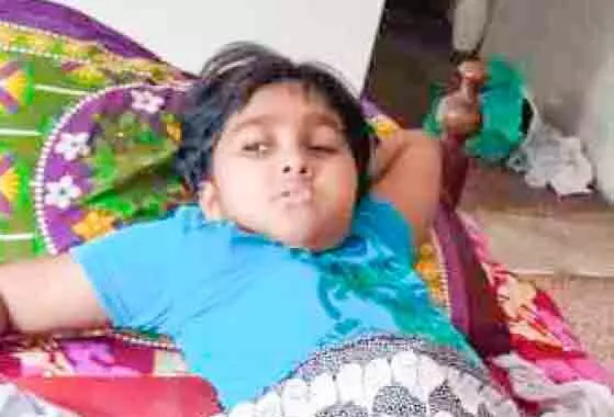 രക്താർബുദത്തി​െൻറ പിടിയിലാണ്​ അദ്വൈത; നാടി​െൻറ കനിവിലാണ്​ പ്രതീക്ഷ