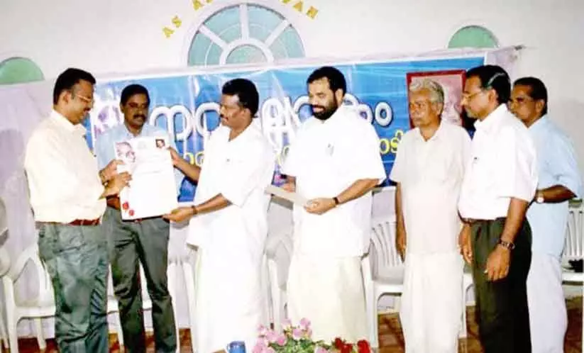 മതത്തിൽനിന്ന് ആത്മീയതയുടെ അംശം ചോർന്നുപോകുന്നു –ജോസഫ് അതിരുങ്കൽ മതത്തിൽനിന്ന് ആത്മീയതയുടെ അംശം ചോർന്നുപോകുന്നു –ജോസഫ് അതിരുങ്കൽ