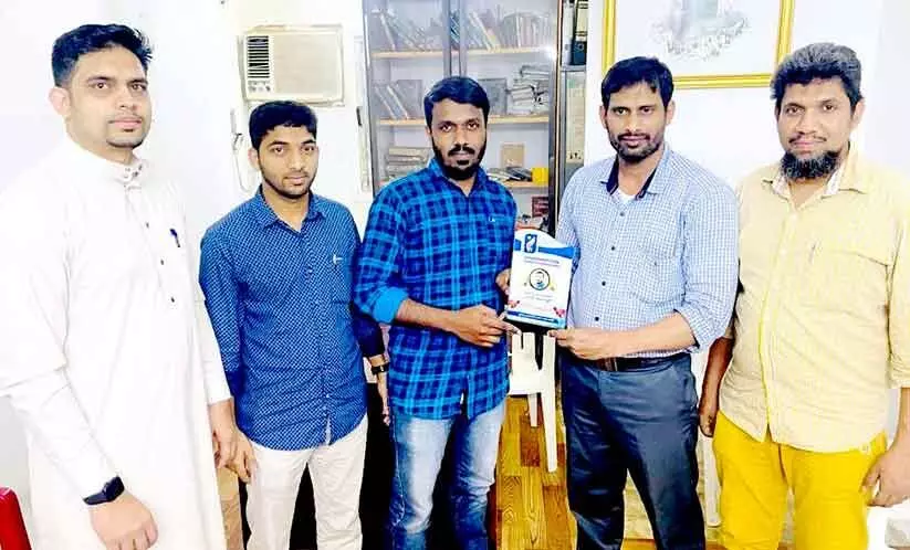 റാഫി കാനൂരിന് യാത്രയയപ്പ് റാഫി കാനൂരിന് യാത്രയയപ്പ്