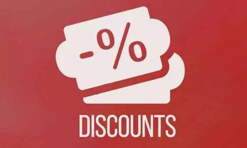 അ​മേ​രി​ക്ക​ൻ ടൂ​റി​സ്റ്റ​ർ സ്കൂ​ൾ ബാ​ഗു​ക​ൾ​ക്ക് 50% ഡി​സ്‌​കൗ​ണ്ട്