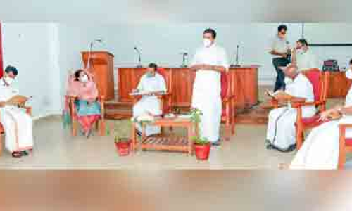 ഇ​ടു​ക്കി പാ​ക്കേ​ജ്: ആ​ലോ​ച​ന യോ​ഗം ചേ​ർ​ന്നു,  അഭി​പ്രാ​യ സ​മ​ന്വ​യ​ത്തി​ലൂ​ടെ ന​ട​പ്പാ​ക്കും -മ​ന്ത്രി