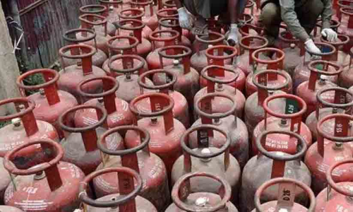 പാചക വാതക സിലിണ്ടർ: തൂക്കം ശ്രദ്ധിച്ചില്ലേൽ പണംഗ്യാസാകും