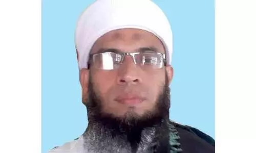 നമസ്കാരത്തിനിടെ ഖത്തീബ് പള്ളിയിൽ കുഴഞ്ഞുവീണ് മരിച്ചു നമസ്കാരത്തിനിടെ ഖത്തീബ് പള്ളിയിൽ കുഴഞ്ഞുവീണ് മരിച്ചു