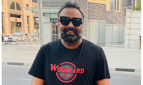 സൂപ്പർഹിറ്റ്​ മലയാള ചിത്രത്തി​െൻറ റീമേക്കുമായി ഒമർ ലുലു ബോളിവുഡിലേക്ക്​