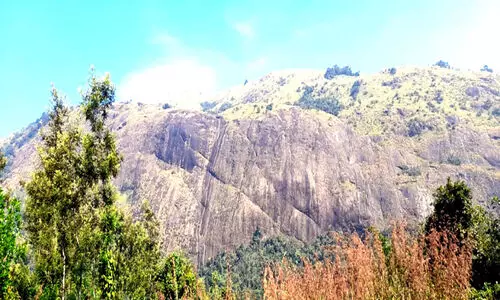 യാ​ത്രികരെ, ഇടുക്കി കാത്തിരിക്കുന്നു