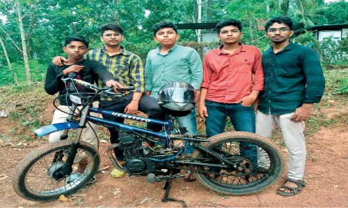 മിനി ബൈക്ക് നിർമിച്ച് വിദ്യാർഥികൾ