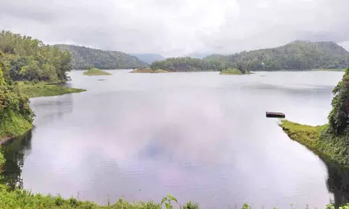 കനത്ത മഴ: ഇടുക്കിയിൽ ജലനിരപ്പ് 80 ശതമാനത്തിലേക്ക്,മൂഴിയാർ ഡാം തുറന്നു, മണിയാര്‍ ബാരേജും തുറക്കാൻ സാധ്യത കു​ട്ട​നാ​ടി​നും ഭീ​ഷ​ണി