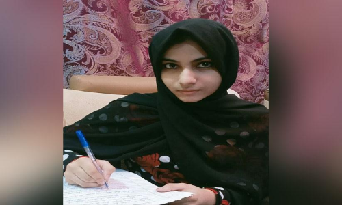 ആഷസ് ടു ഫയർ - മുന്നൂറോളം ഇംഗ്ലീഷ് കവിതകളുമായി പ്ലസ്ടു വിദ്യാർഥിനി കൈയടി നേടുന്നു ആഷസ് ടു ഫയർ - മുന്നൂറോളം ഇംഗ്ലീഷ് കവിതകളുമായി പ്ലസ്ടു വിദ്യാർഥിനി കൈയടി നേടുന്നു