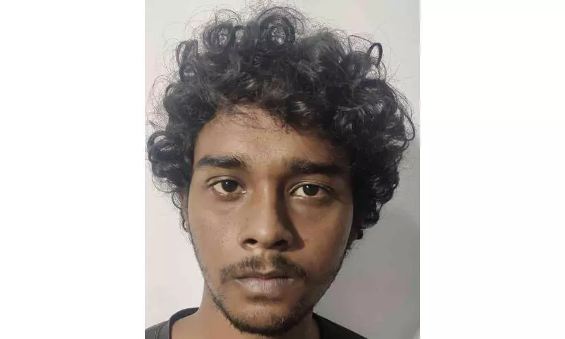 വീട്ടുടമയെ ബോംബെറിഞ്ഞ് കൊല്ലാൻ ശ്രമിച്ച കേസിൽ പിടിയിൽ വീട്ടുടമയെ ബോംബെറിഞ്ഞ് കൊല്ലാൻ ശ്രമിച്ച കേസിൽ പിടിയിൽ