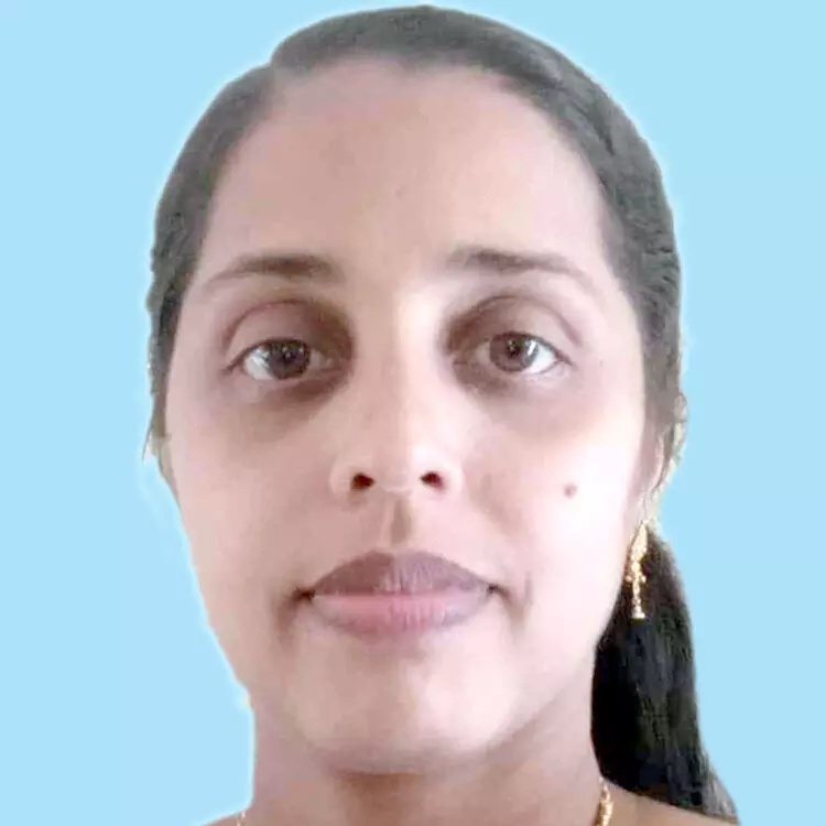 ടി​പ്പ​റി​ന്​ പി​ന്നി​ൽ സ്കൂ​ട്ട​റി​ടി​ച്ച്​ ന​ഴ്സി​ന് ദാ​രു​ണാ​ന്ത്യം