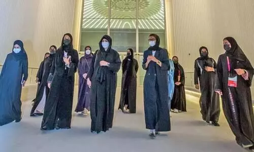 അ​ട​ച്ചി​ട്ട ലോ​ക​വാ​തി​ലു​ക​ൾ തു​റ​ക്കാ​നൊ​രു​ങ്ങുന്നു