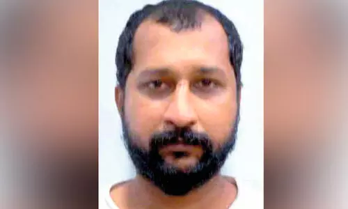 യാത്രക്കാരെ ആക്രമിച്ച് കാറും പണവും കവർന്ന യുവാവ് പിടിയിൽ