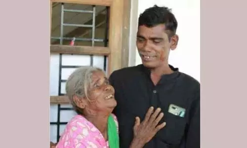 വികാരനിർഭരം ഇൗ പുന:സമാഗമം..