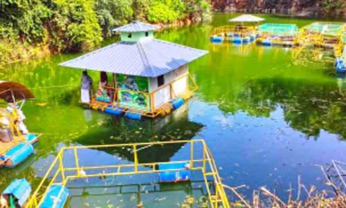 ഹൗ​സ്ബോ​ട്ട്​ സ​വാ​രി​ക്കി​നി ഈ ക​രി​ങ്ക​ൽ ക്വാ​റി​യി​ലെ​ത്താം